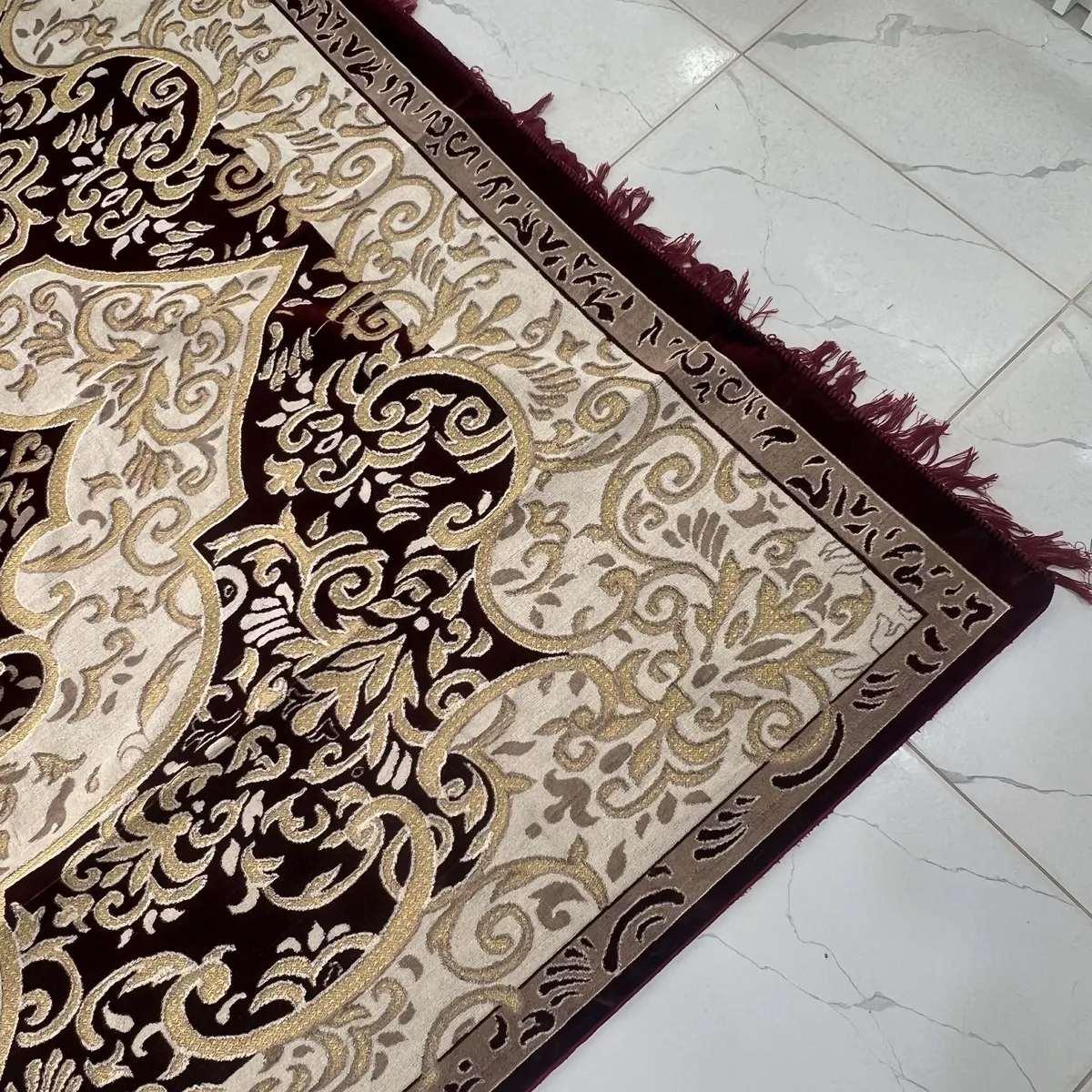 Margoum tounsi nkicha rouge Bourdeau et doré 4m x 2m  - COD17