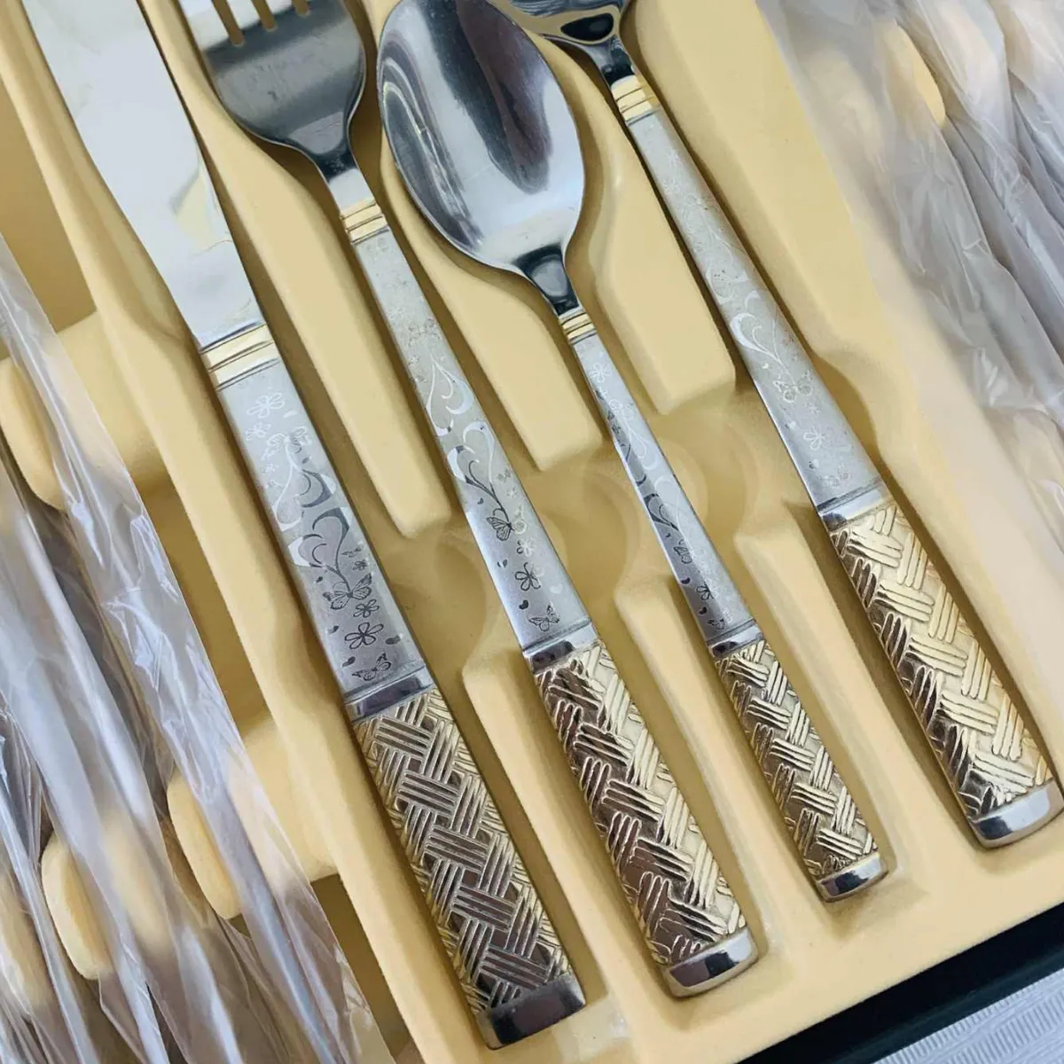 Coffret Ménagère 24 Pièces – Yican-02