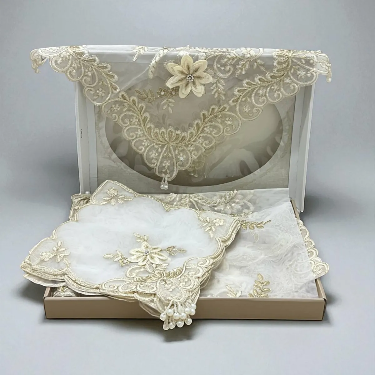 Lot de 16 Nappes de Table – Dentelle Florale NAPPE-01