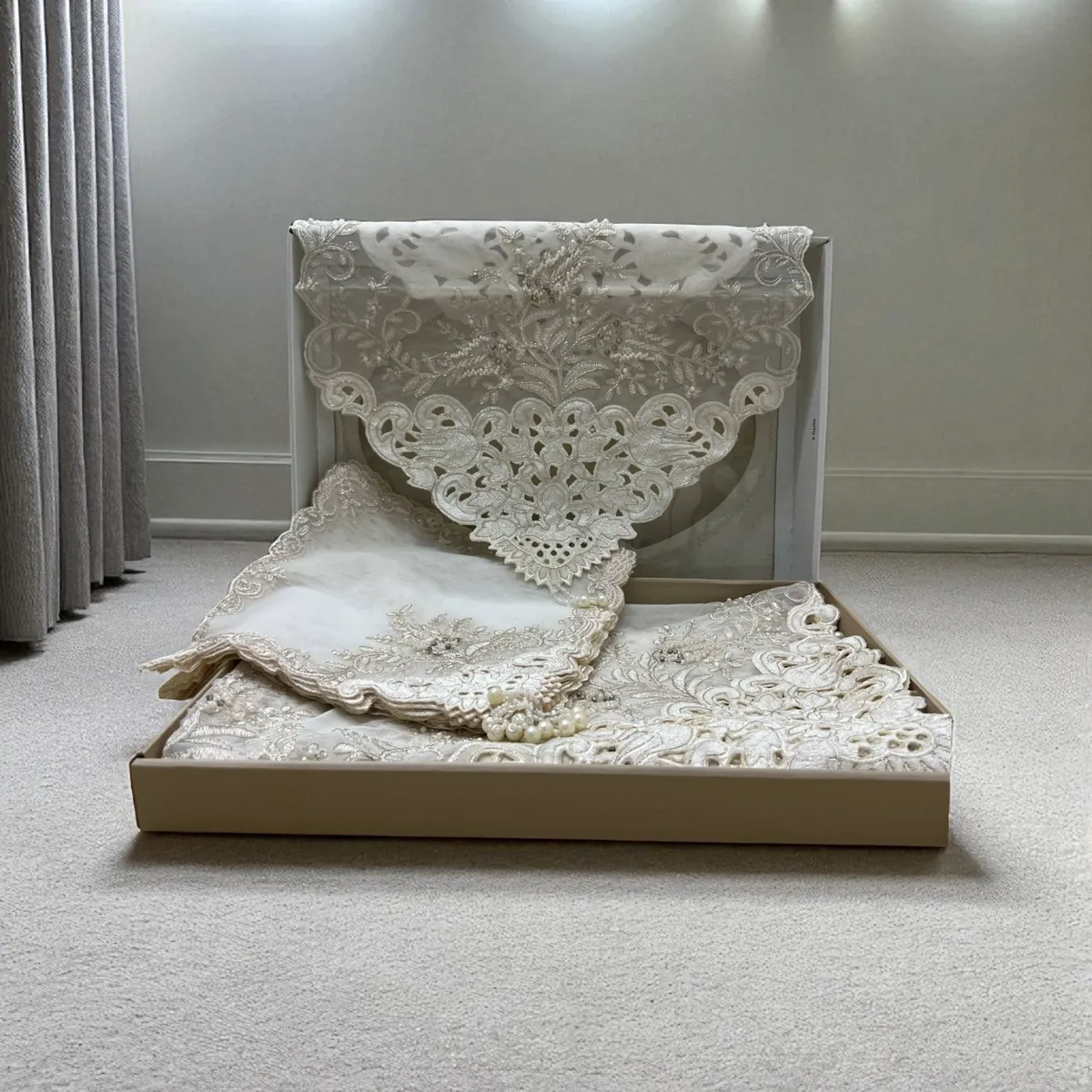 Lot de 16 Nappes de Table – Dentelle Florale NAPPE-01