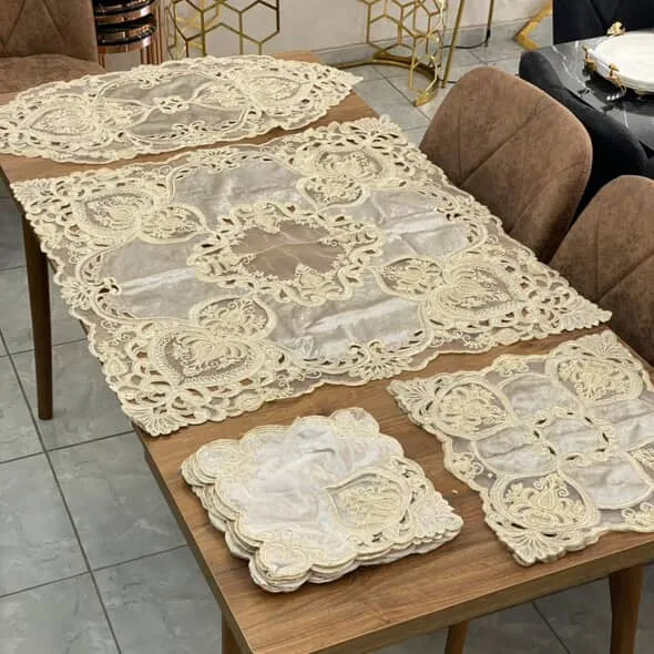 Lot de 16 Nappes de Table – Dentelle Florale NAPPE-01