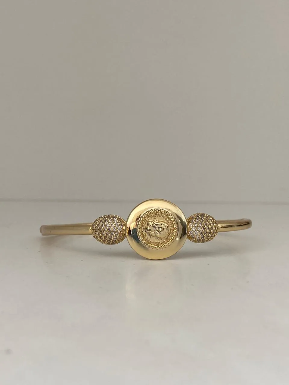 Farda Lira Finou - La couronne