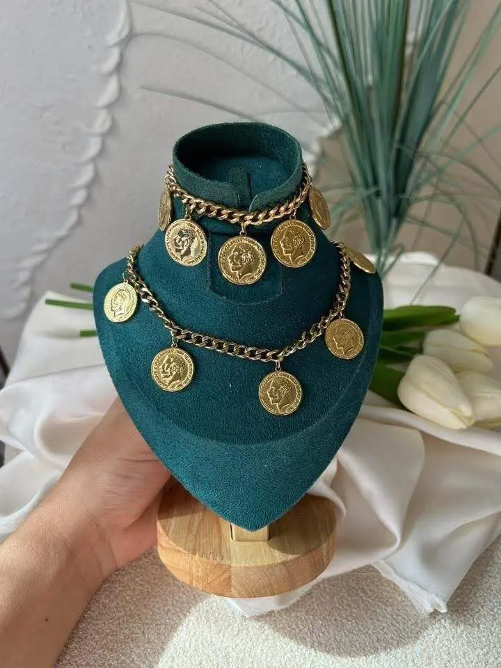 Parure Lira Fétiche Dorée – Collier & Bracelet Médailles