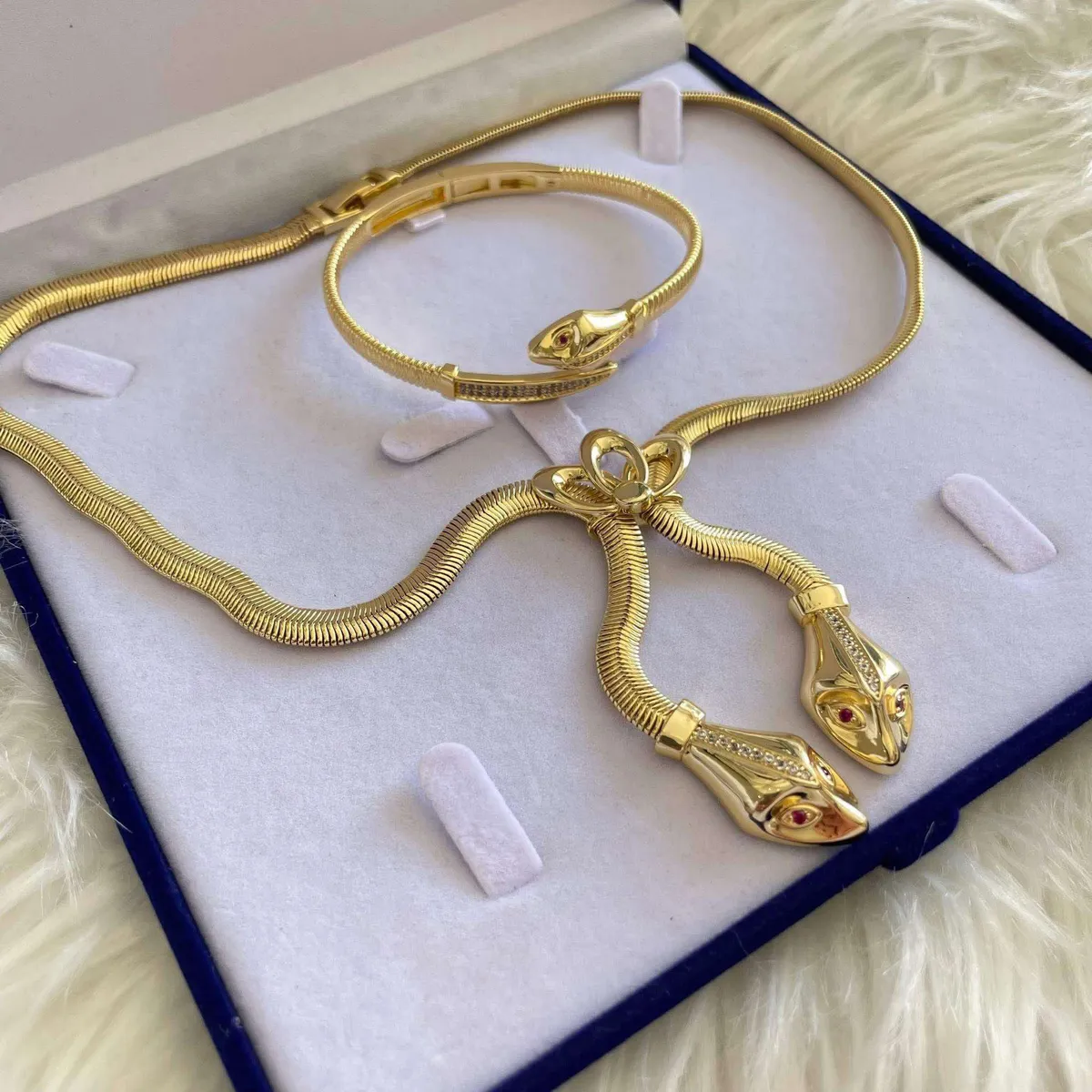 Parure Série Khayali – Collier & Bracelet Dorés