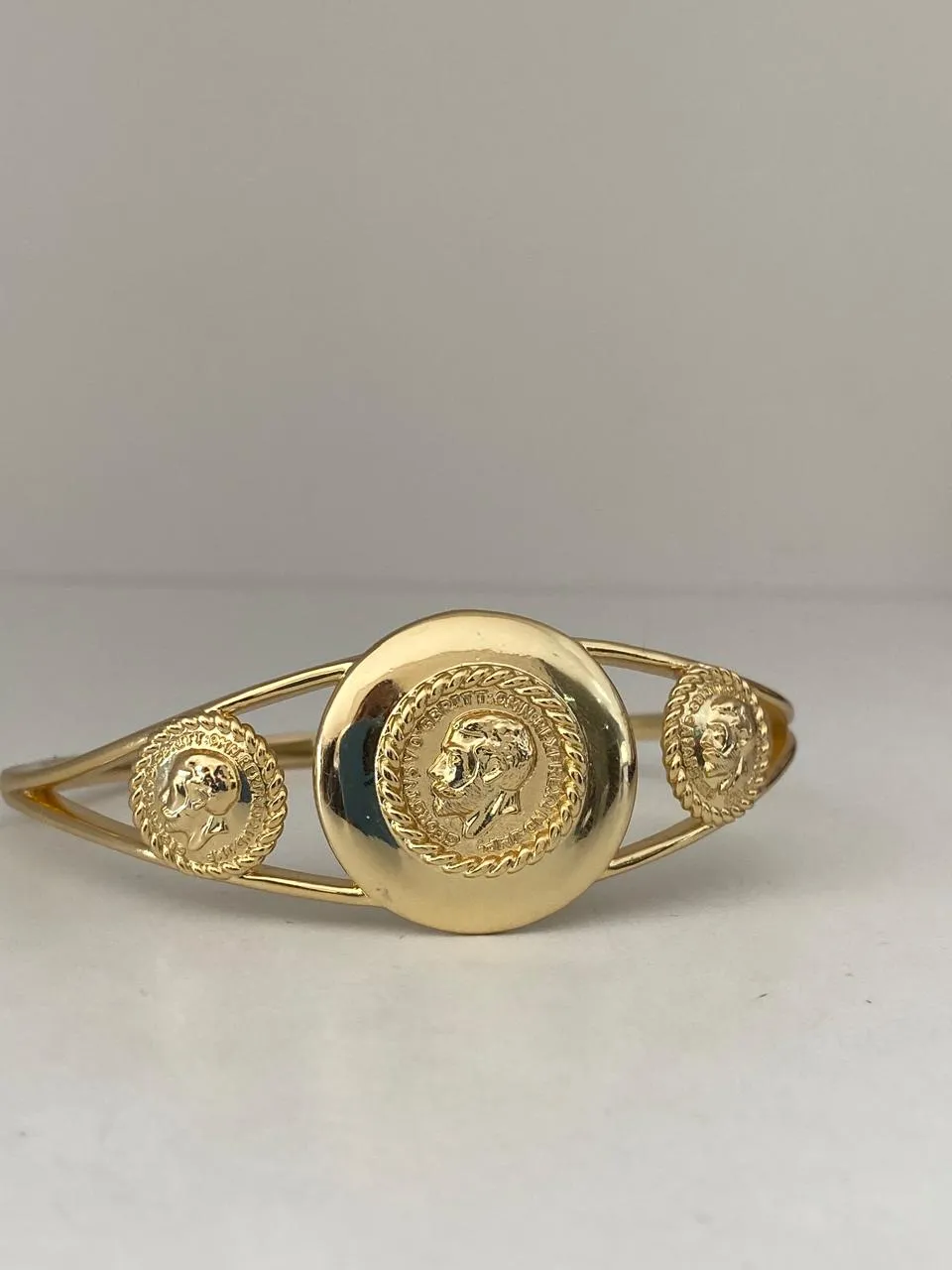 Frda Lira - La couronne