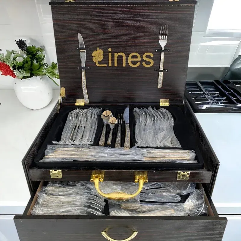 Coffret Ménagère 72 pièces Lines  en inox 18/10 - Silver