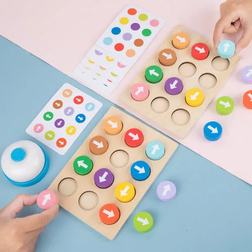 Jeu de puzzle en bois avec flèches