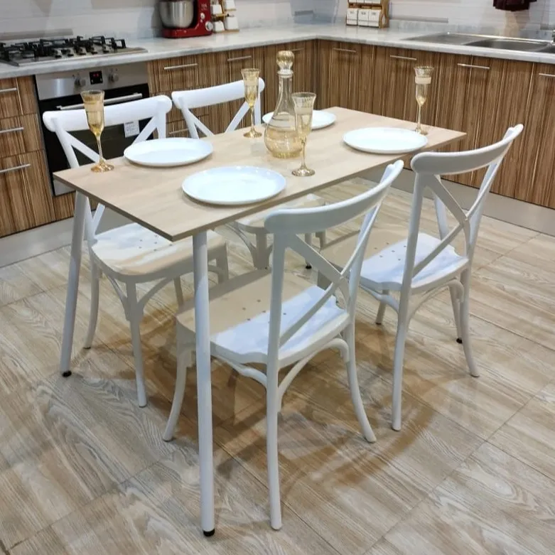 Table avec 4 Chaises