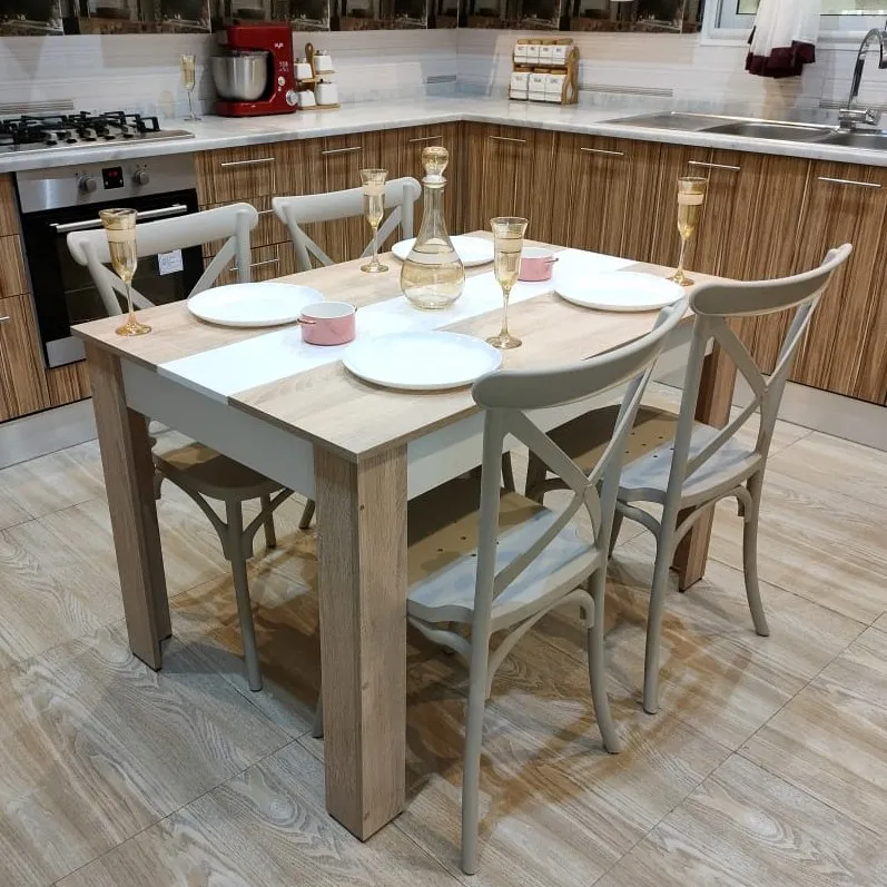 Table avec 4 Chaises