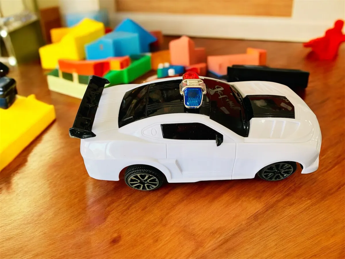 Voiture jouer d’enfants