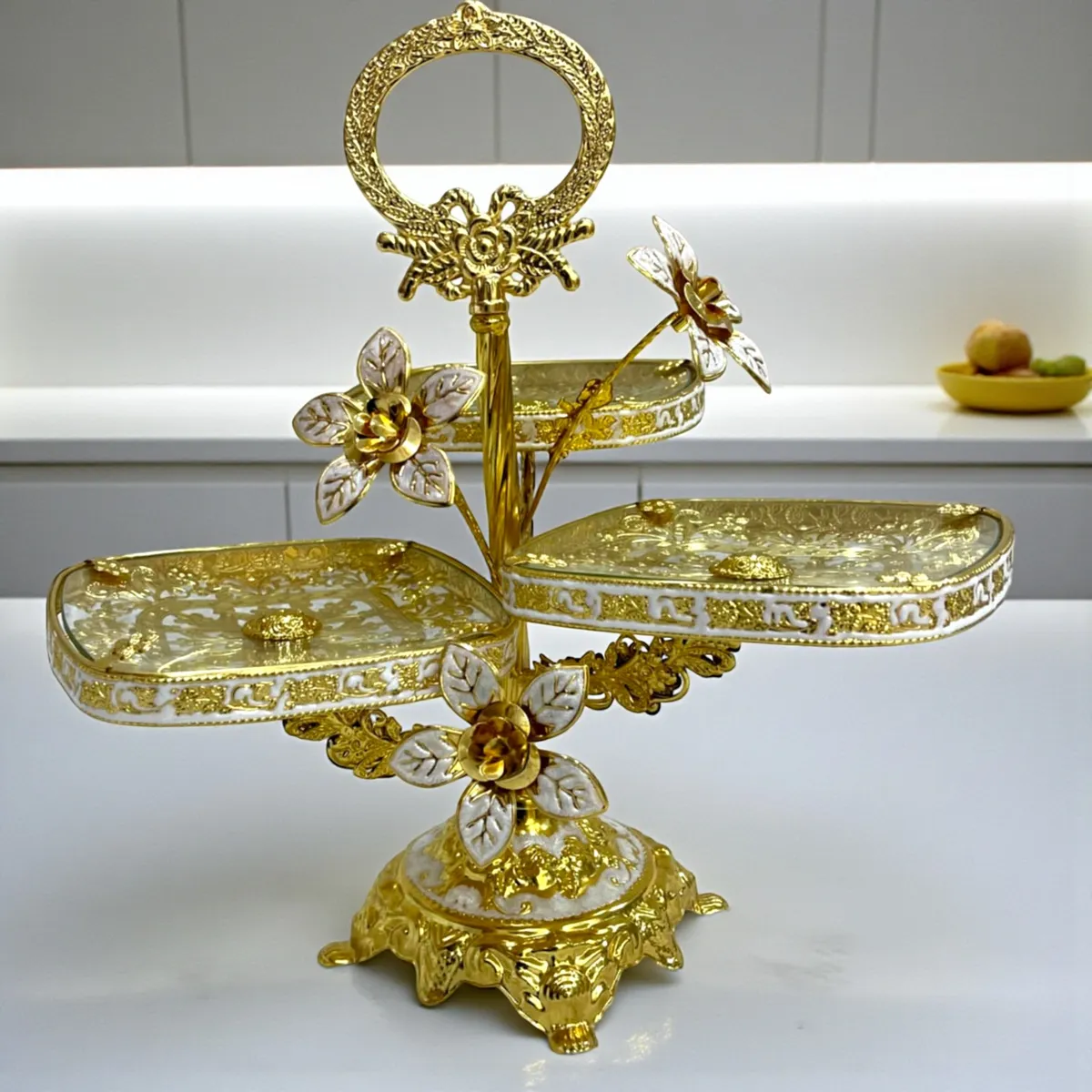 Présentoir Doré à Trois Plateaux