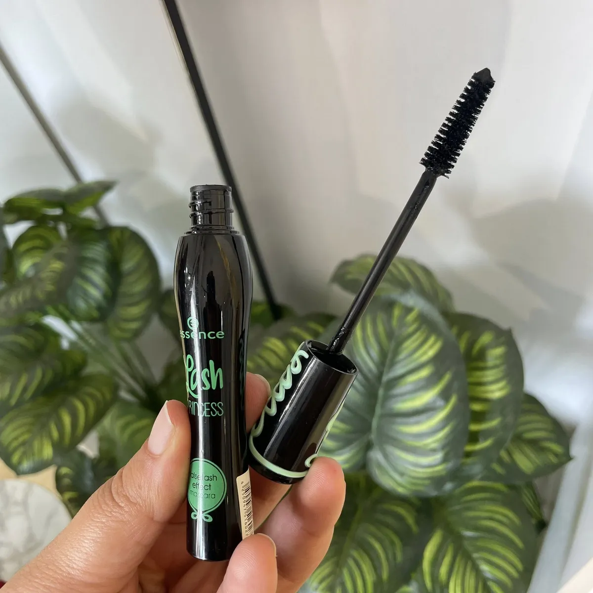 Essence Mascara - Noir