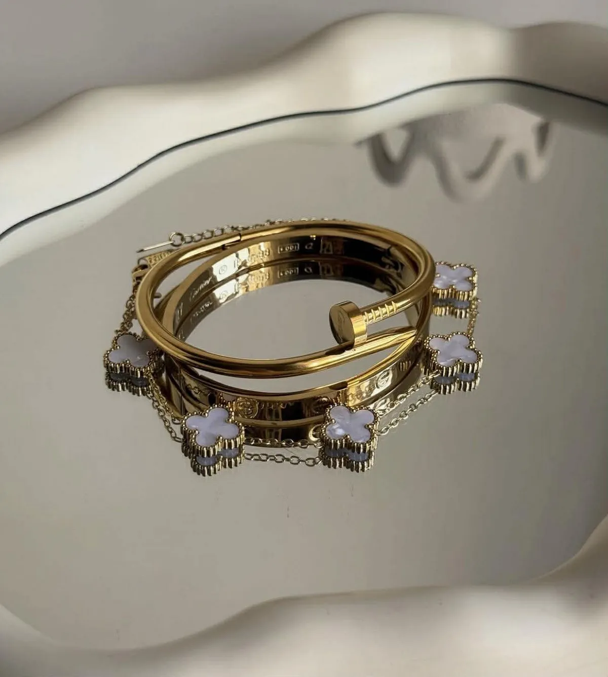 Pack 3 Pièces – Bracelet Clou Doré + Bracelet Trèfles Blancs + Chaîne Luxe - Blanc