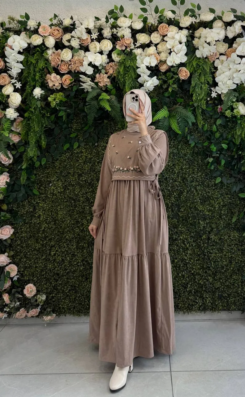 Robe faux daim 2pcs en couleur beige rosé