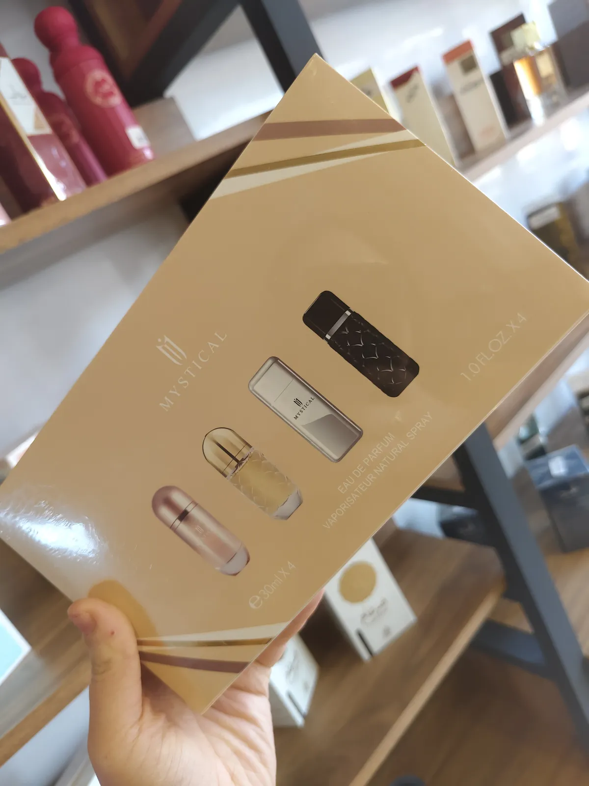 Des coffrets parfum CF-PR