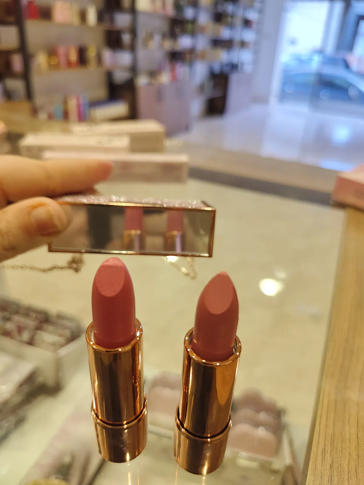 2 rouges à lèvres dans un sac de prestige RG-SAC