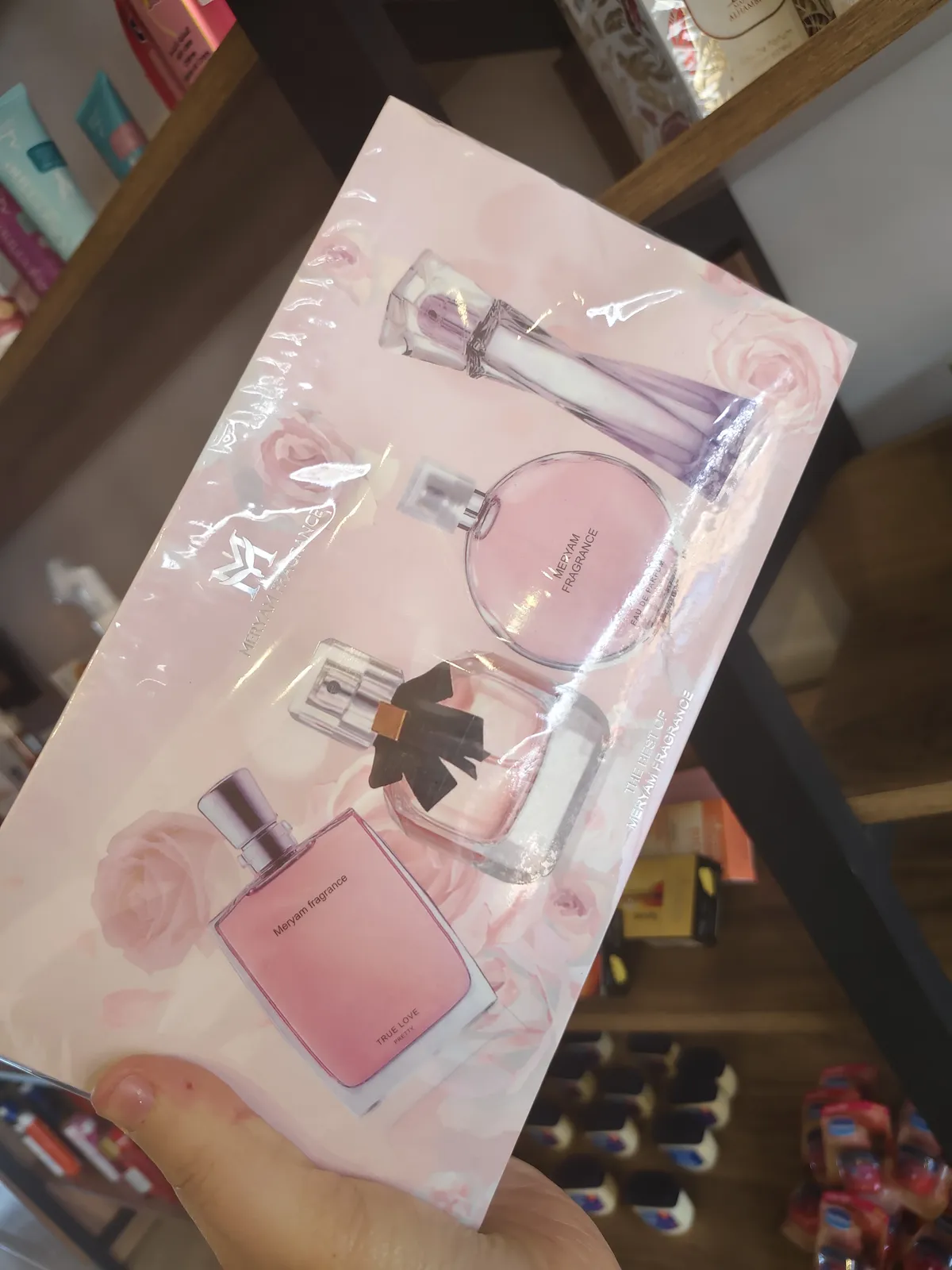 Des coffrets parfum CF-PR