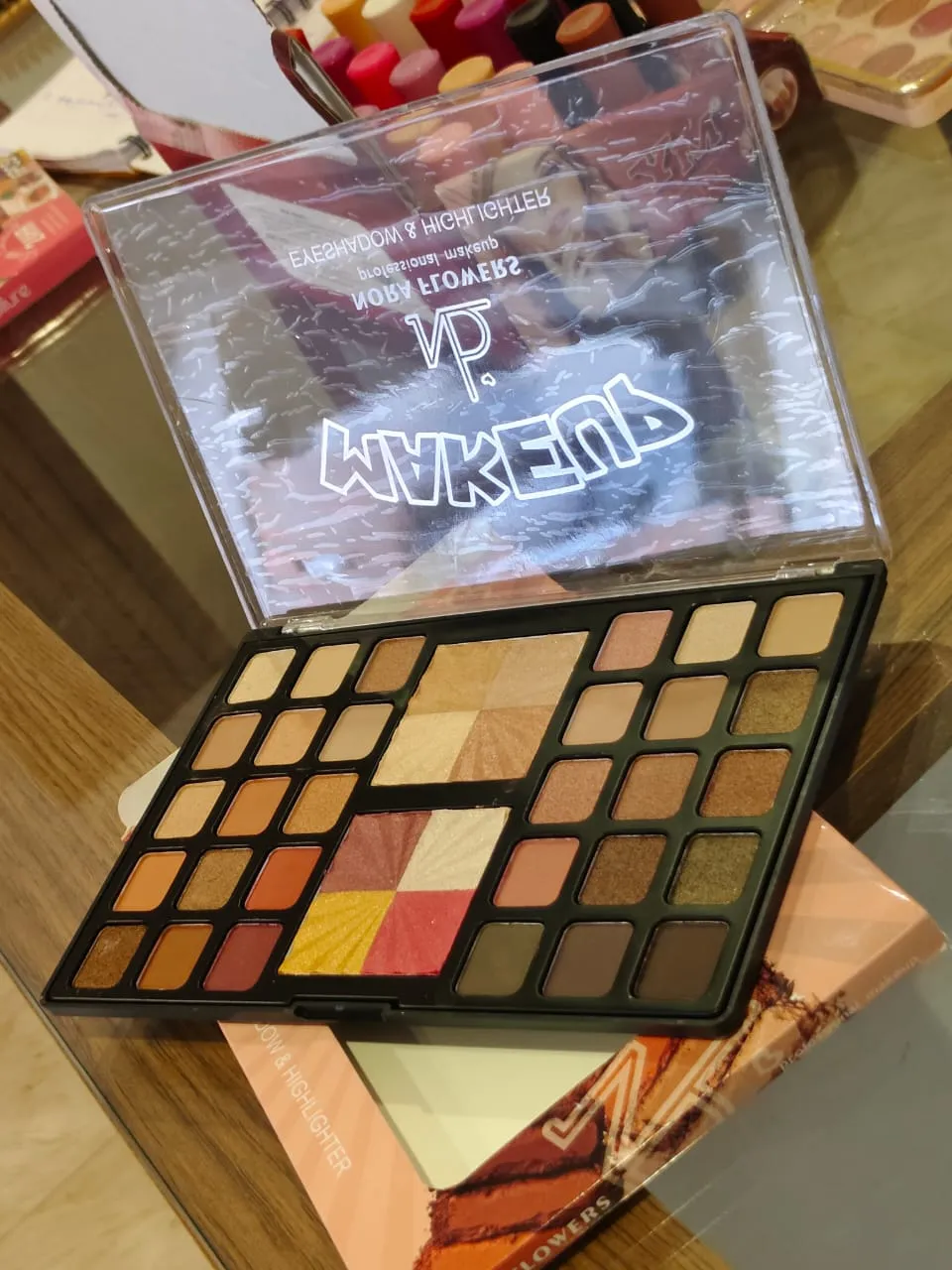 NORA FLOWERS PALETTE PAR-NFP