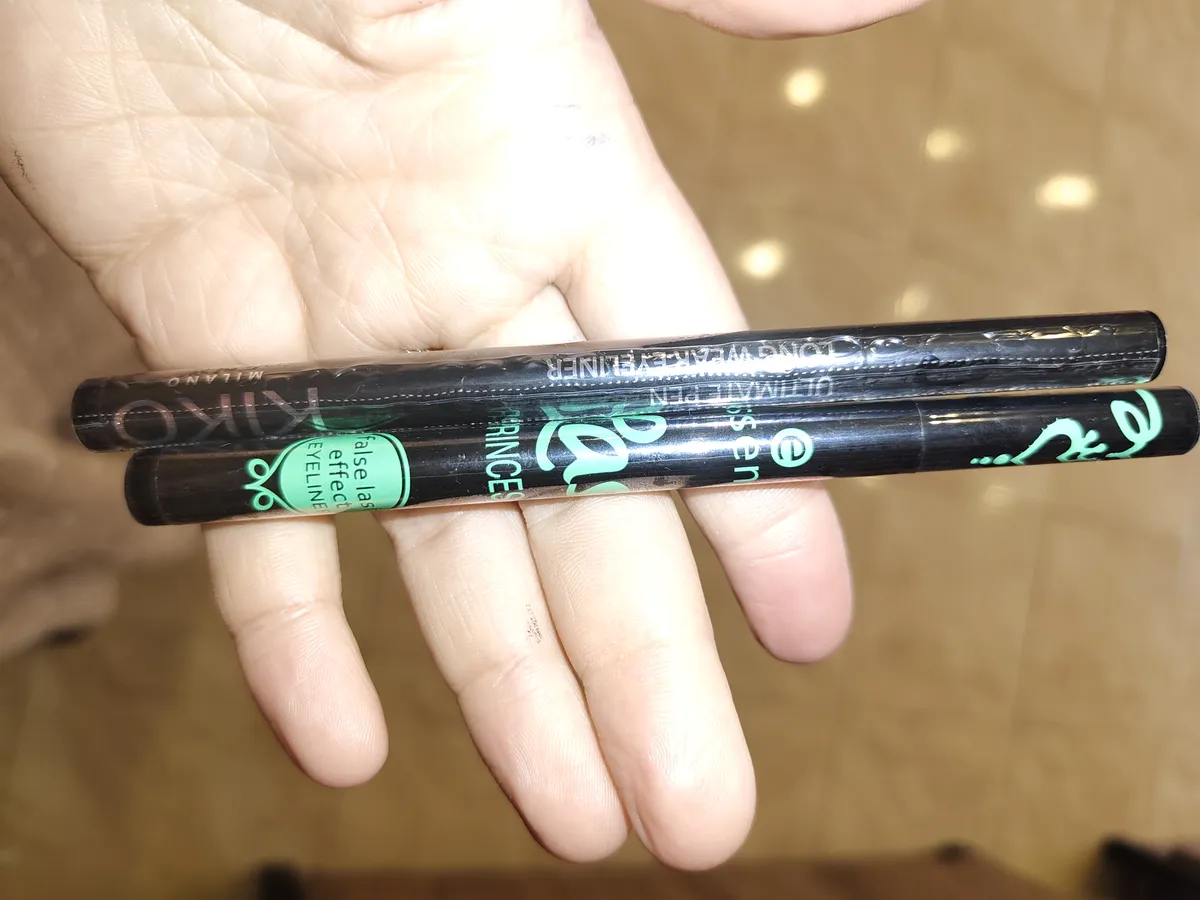 Eyliner kiko et essence EY-KE