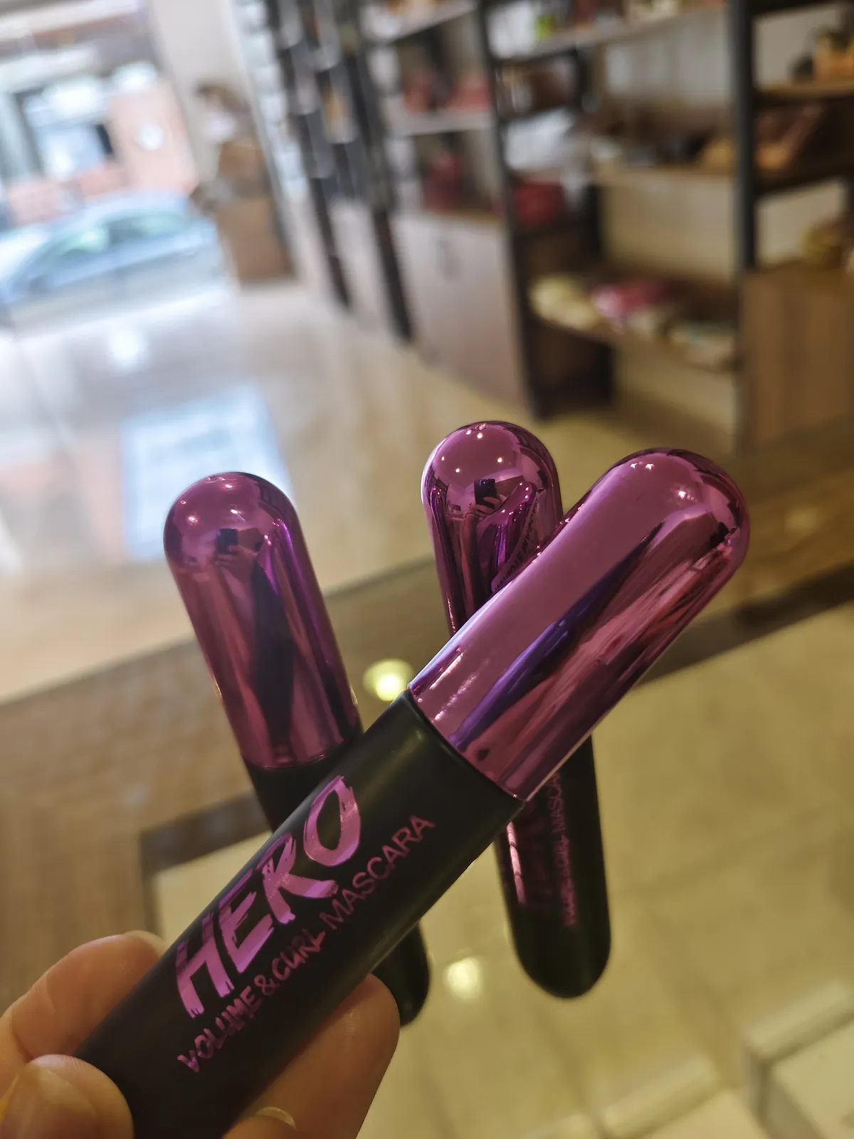 Mascara NOTE HERO NOT-HRO